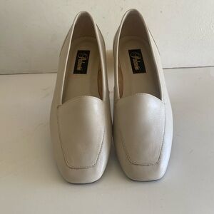 Palmore leather cream flats comfort loafer preppy acadamia size 7 medium